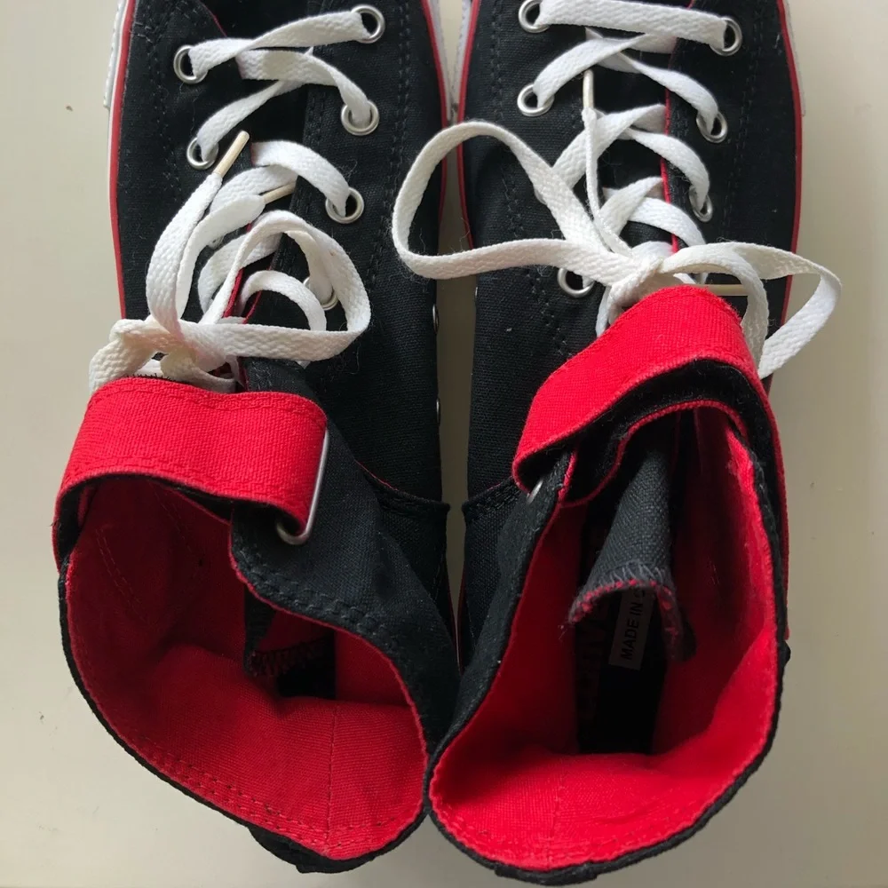 NEW Converse Chuck Taylor Hi Tops Black Red Accent Men’s 11 - Picture 4 of 7